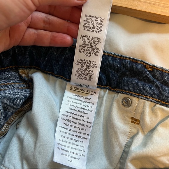 Good American Denim Shorts Indigo Blue Jean Cutoff Size 14 Size 32 - Picture 5 of 5